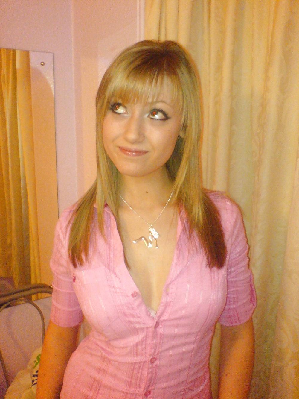 25P Playful College Couple