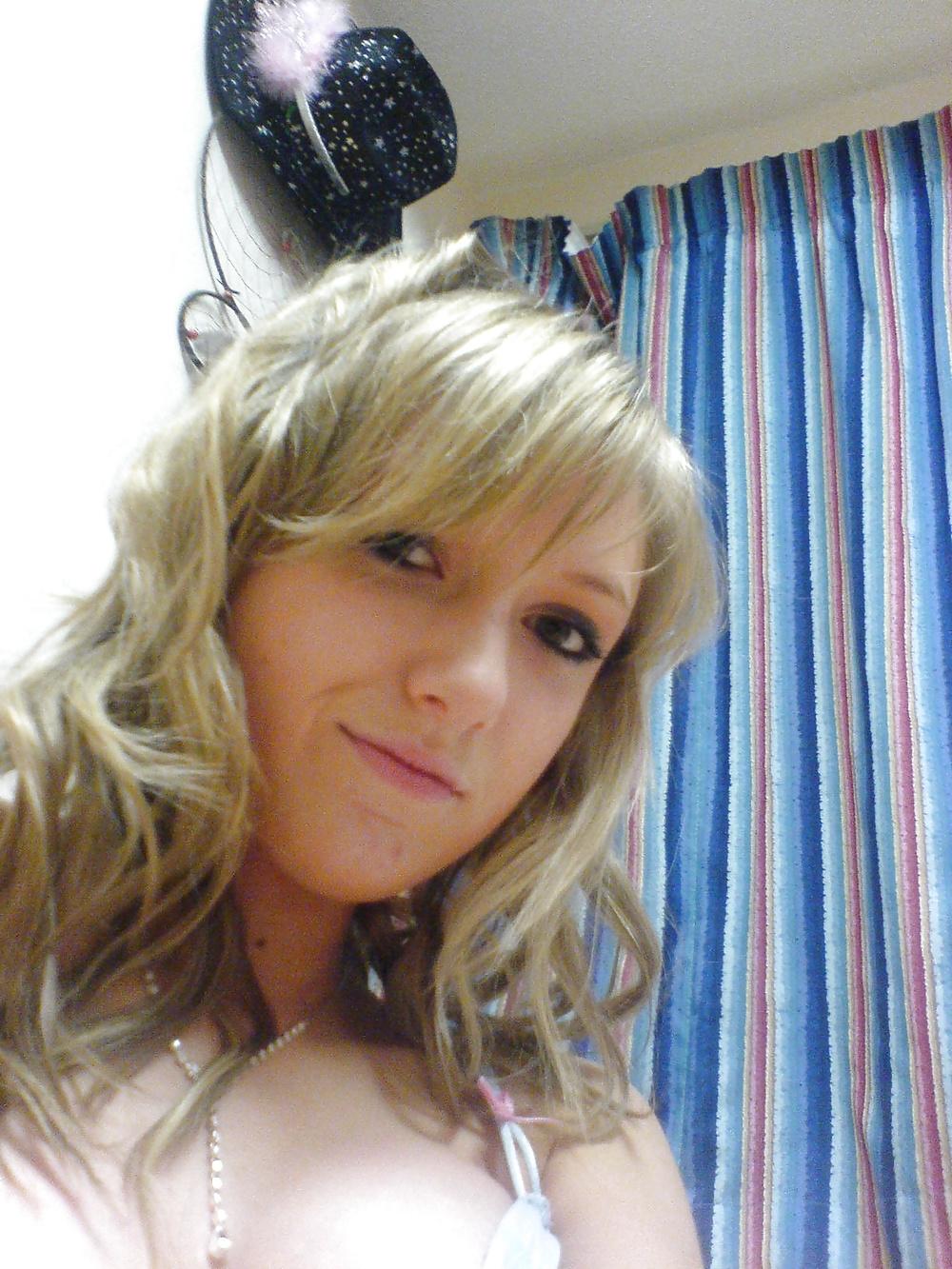 25P Playful College Couple