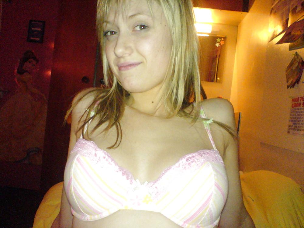 25P Playful College Couple