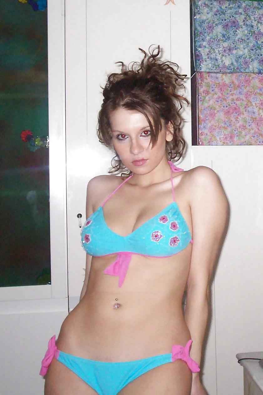 25P Amateur Teen Shows Perfect Bangable Body