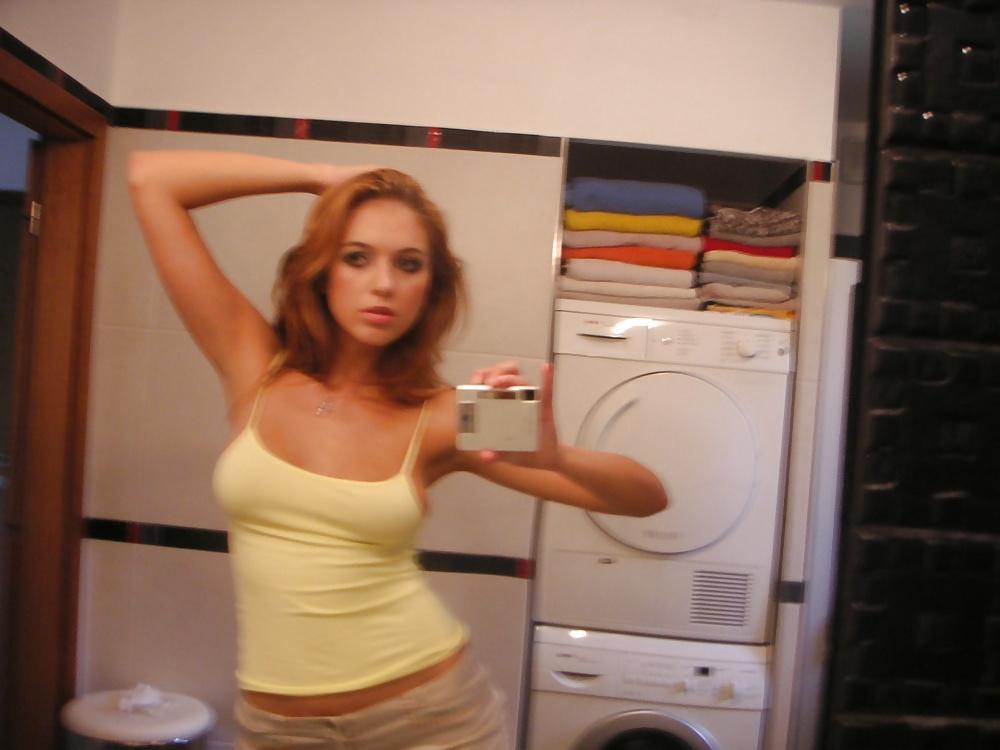 25P AMATEUR Teen Getting Nude
