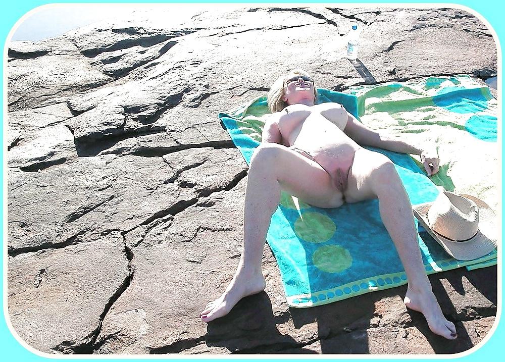 24P Hot Amateur MILF Di.