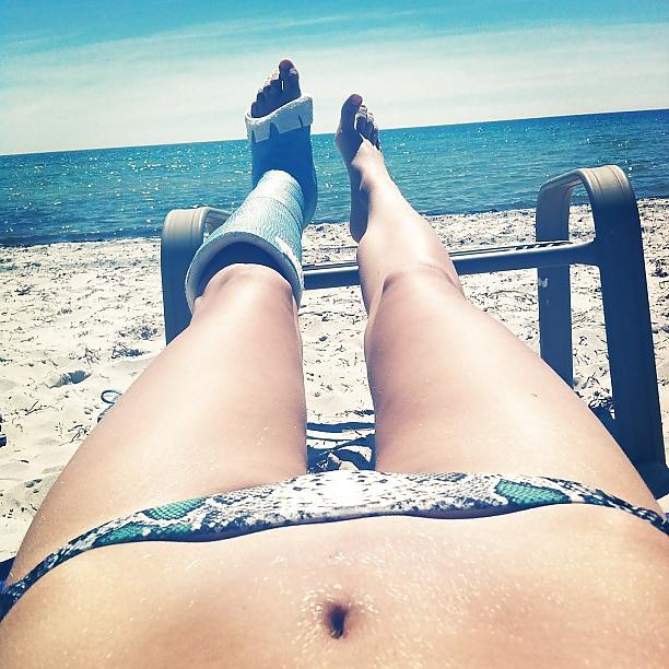 9P Bikini - Leg Cast