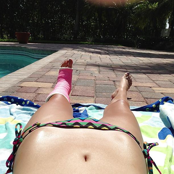 9P Bikini - Leg Cast