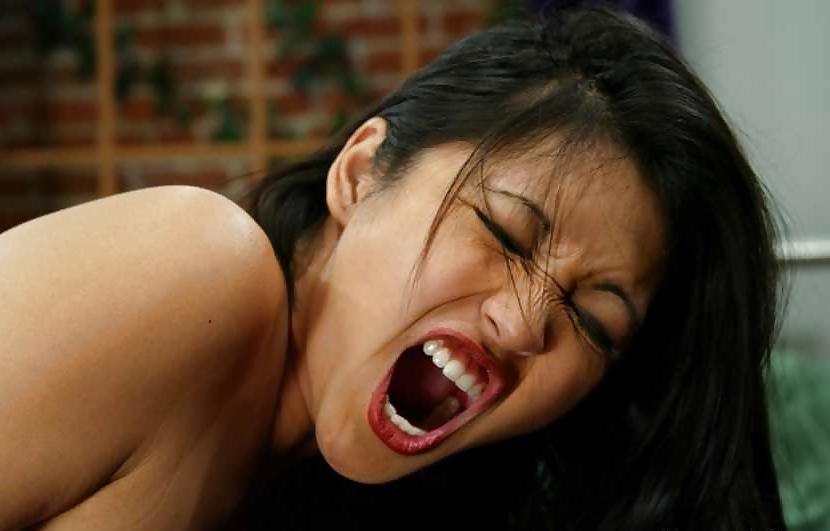 25P Mika Tan machine fucked