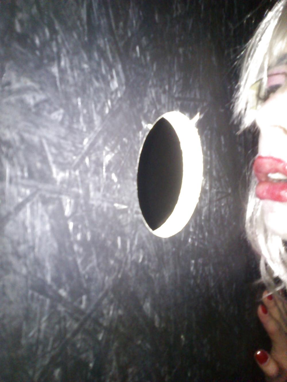 5P Used sissy faggot at glory hole