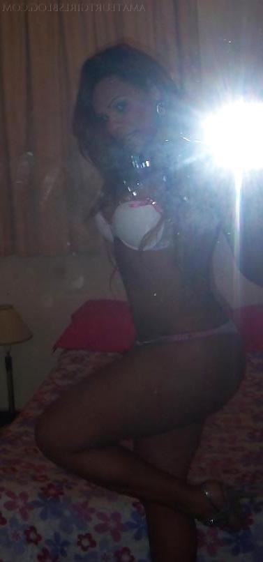 10P Amateur Shemale With Bubble Butt