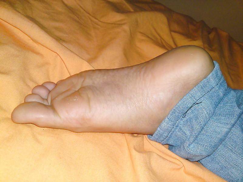 25P Awesome Amateur Teen Feet Part II