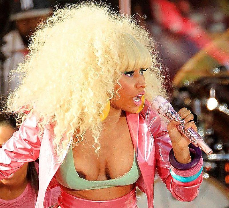 25P Best celeb nips and nudes