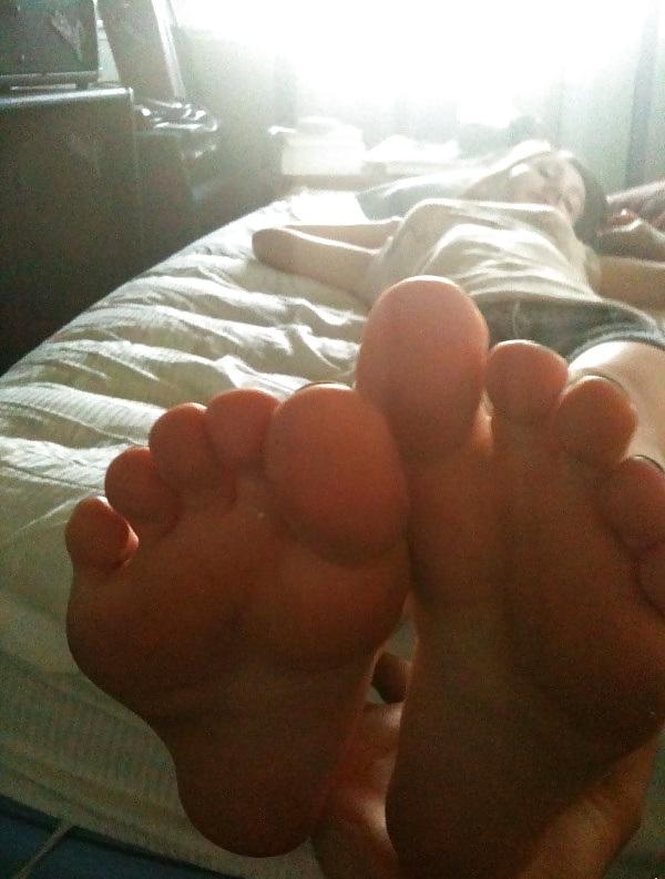 25P Awesome Amateur Teen Feet Part X