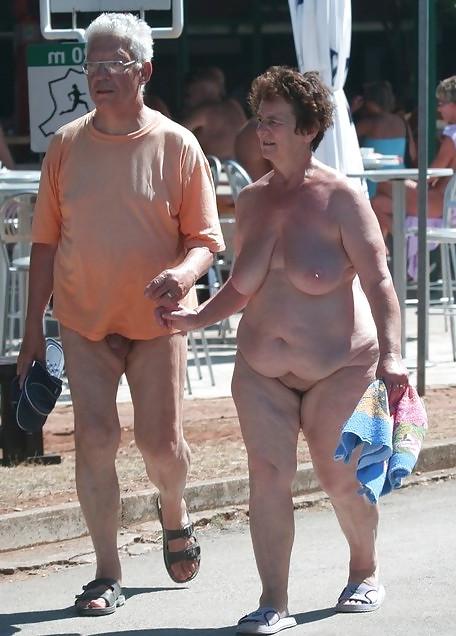 24P Hot couple 001.
