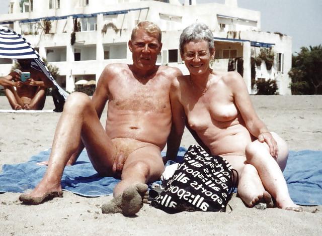 24P Hot couple 001.