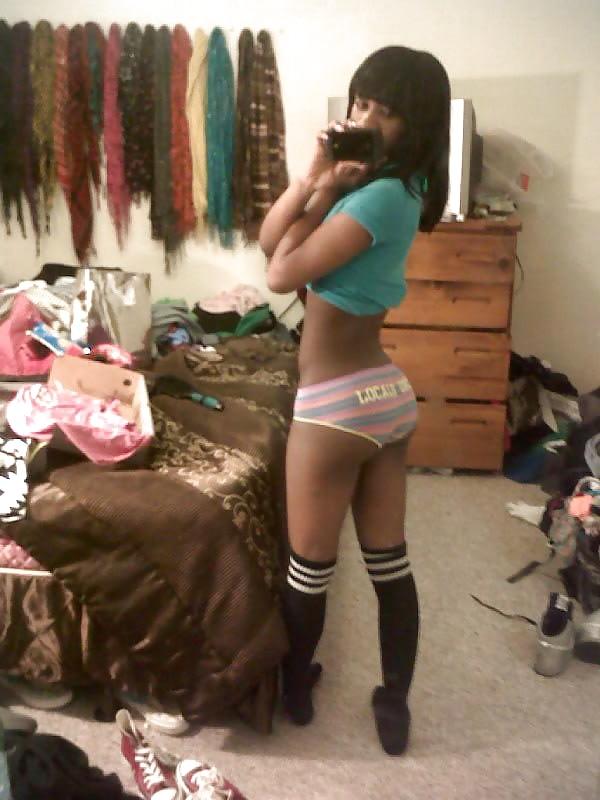 10P Amateur Ebony Babe Self Shooting at Home