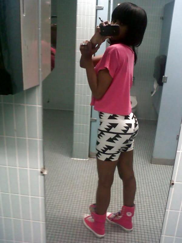 10P Amateur Ebony Babe Self Shooting at Home