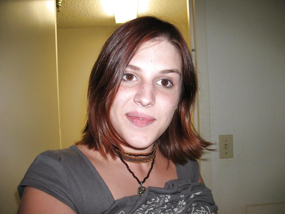 25P Pretty Amateur Teen Carole 4