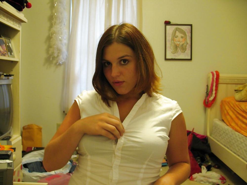 25P Pretty Amateur Teen Carole 3