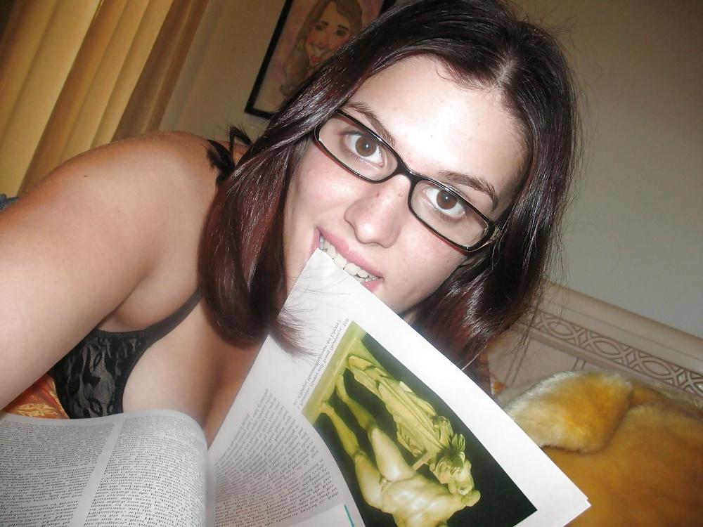 25P Pretty Amateur Teen Carole 3