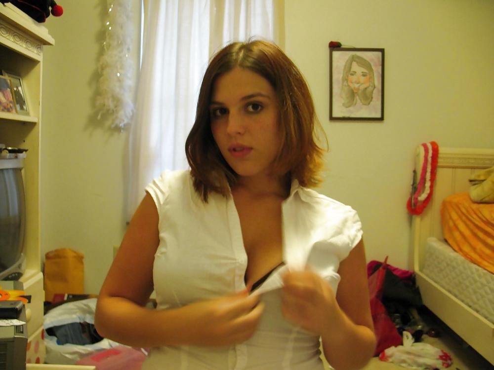 25P Pretty Amateur Teen Carole 3