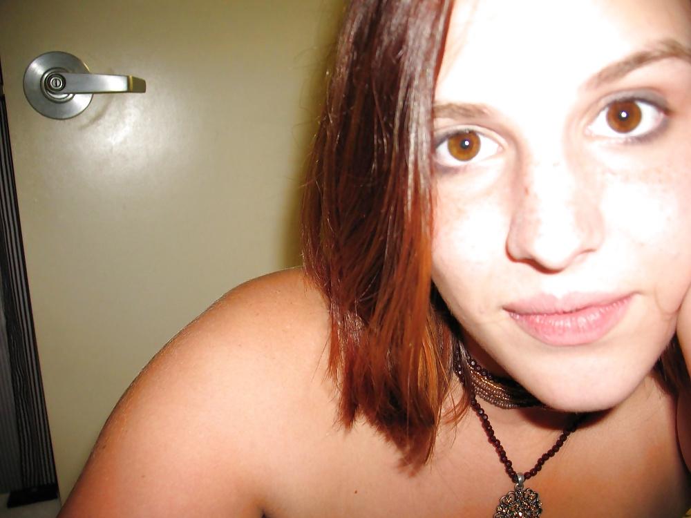 25P Pretty Amateur Teen Carole 3
