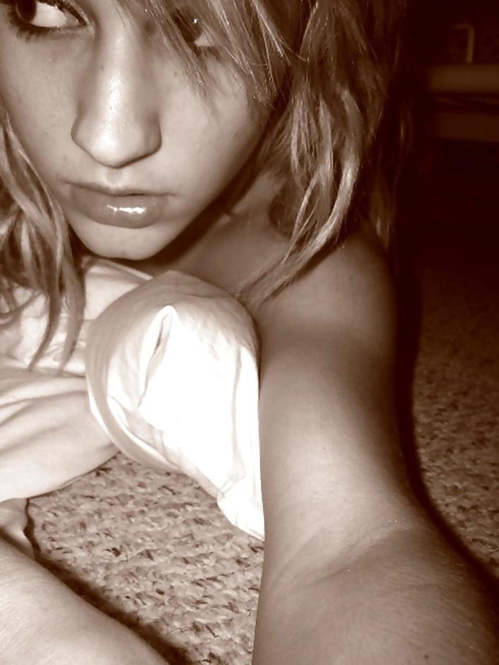 25P Pretty Amateur Teen Lindsay