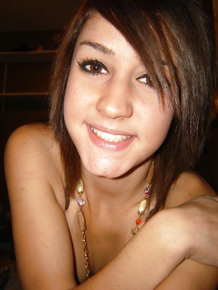 25P Pretty Amateur Teen Lindsay