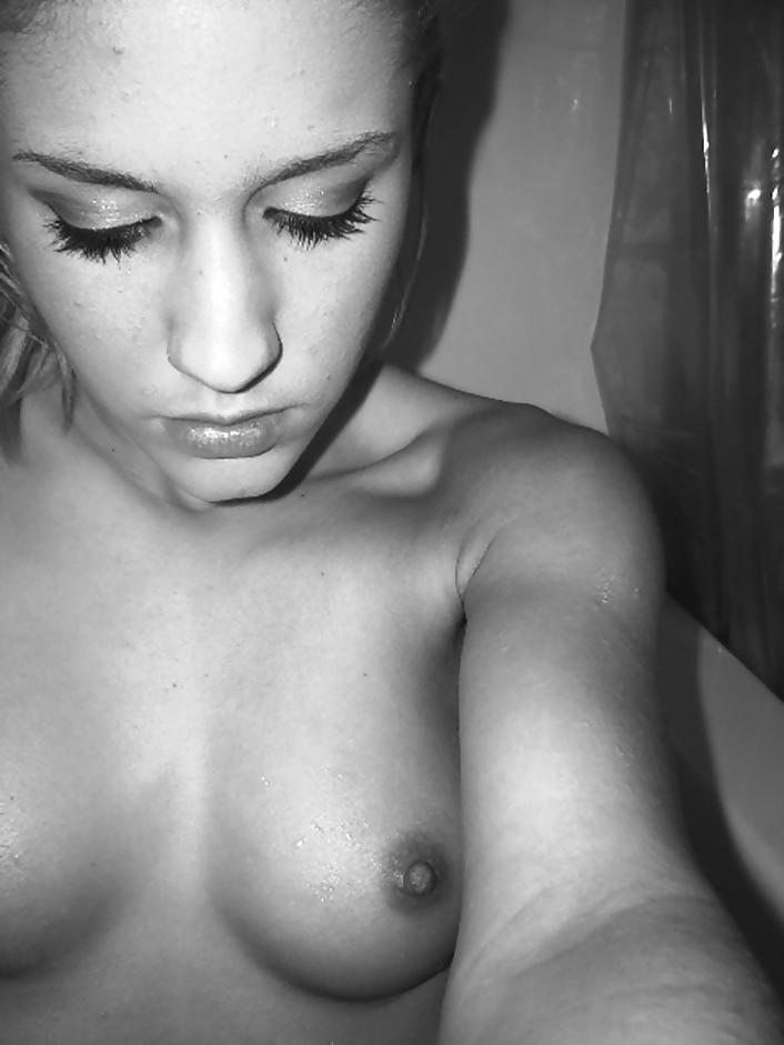 25P Pretty Amateur Teen Lindsay