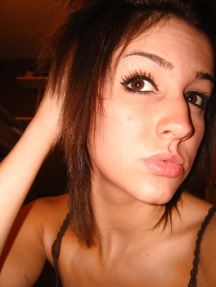 25P Pretty Amateur Teen Lindsay