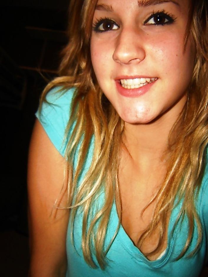 25P Pretty Amateur Teen Lindsay