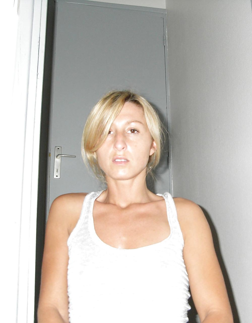 24P She don't wanna be exposed on web 6 - Gaping Twat Blonde