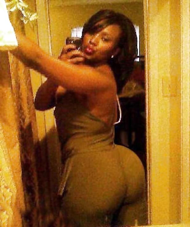 25P Curvy women best asses
