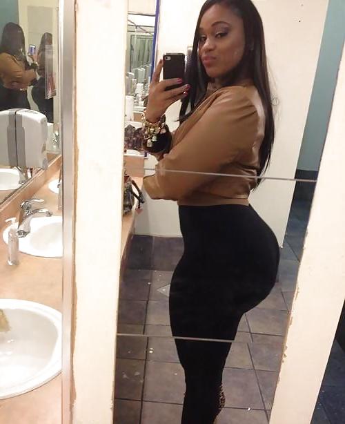 25P Curvy women best asses