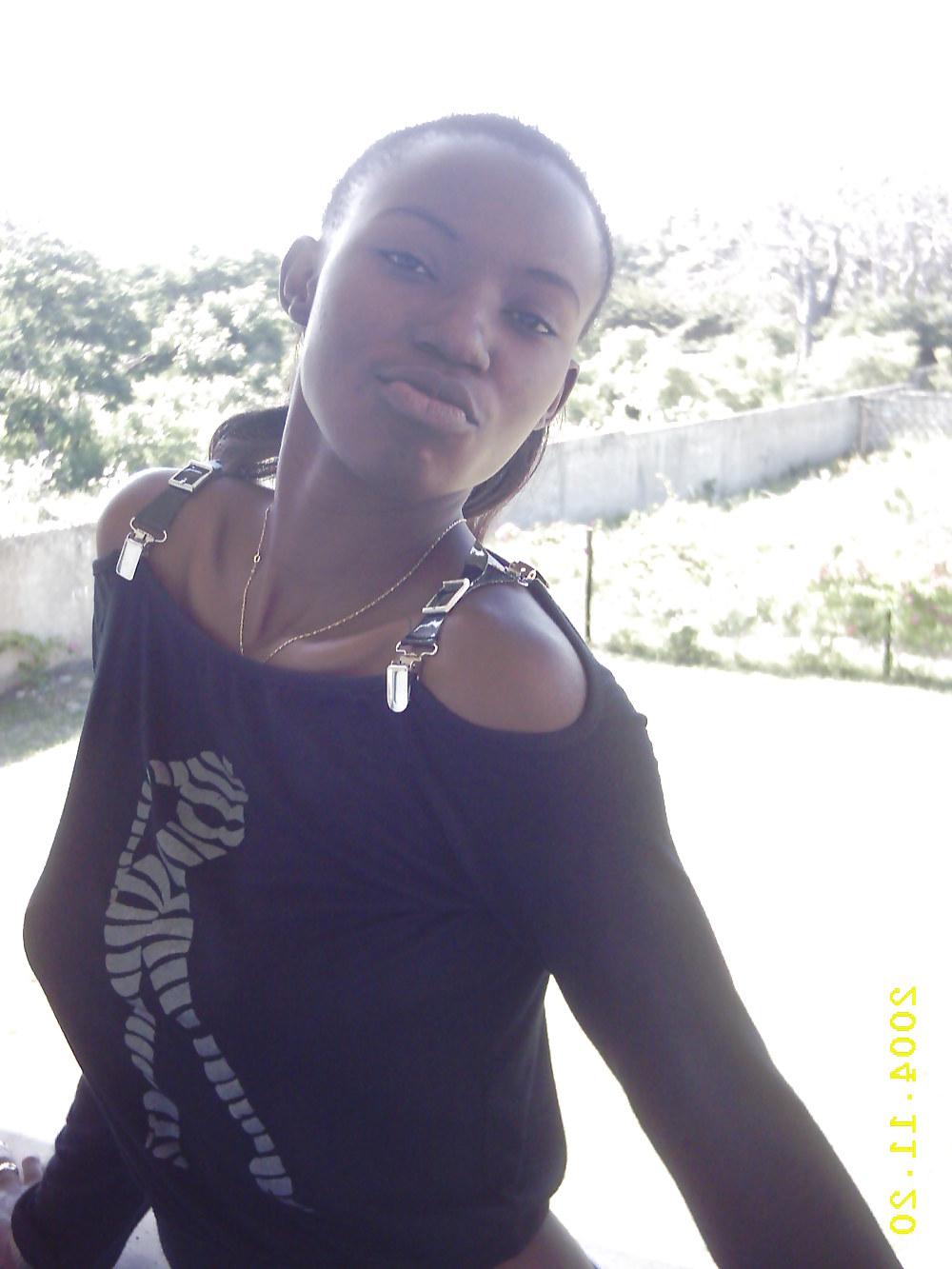25P Pretty Amateur Ebony SelfShot 5