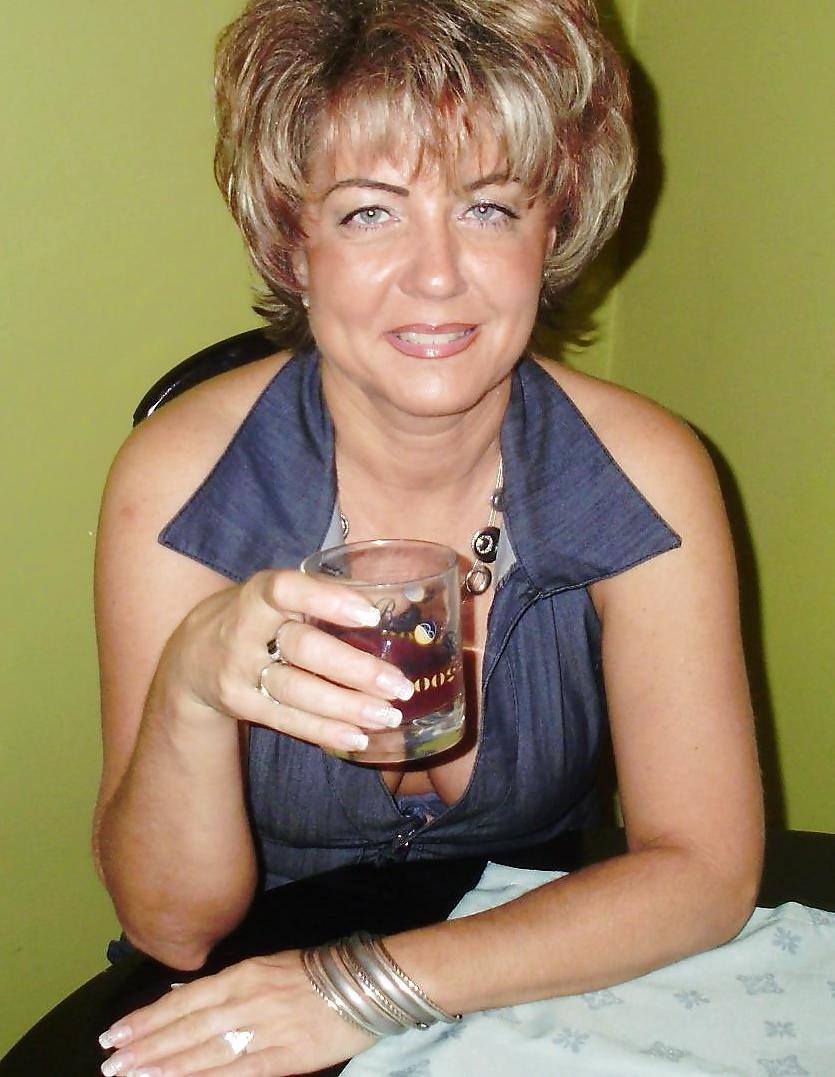 25P My mom hot friend (nonude)