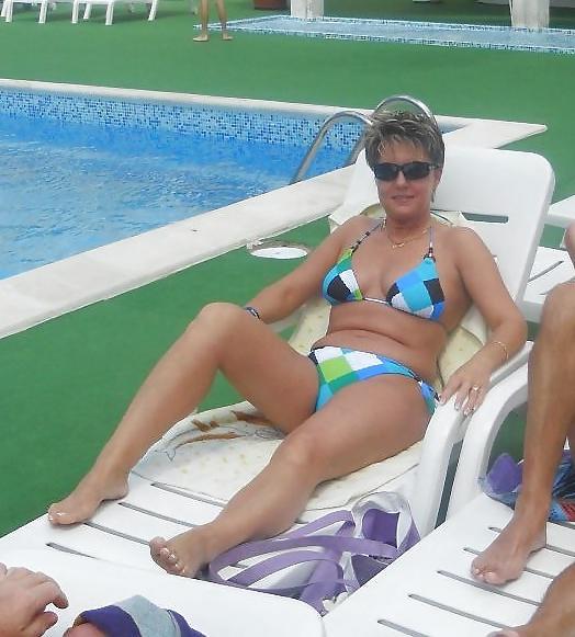 25P My mom hot friend (nonude)