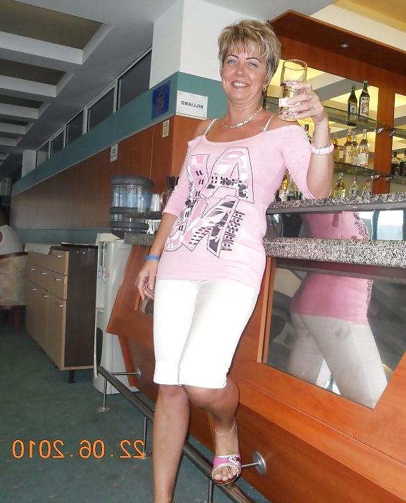 25P My mom hot friend (nonude)