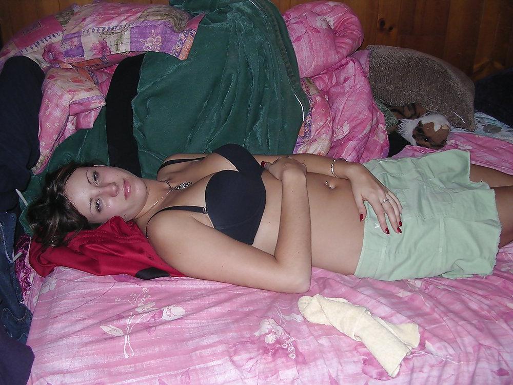 25P Hot and Sweet Brunette Amateur Teen ... !!!
