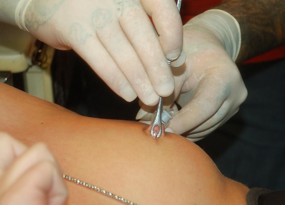 14P My Bulgarian Friend Nipple Piercing