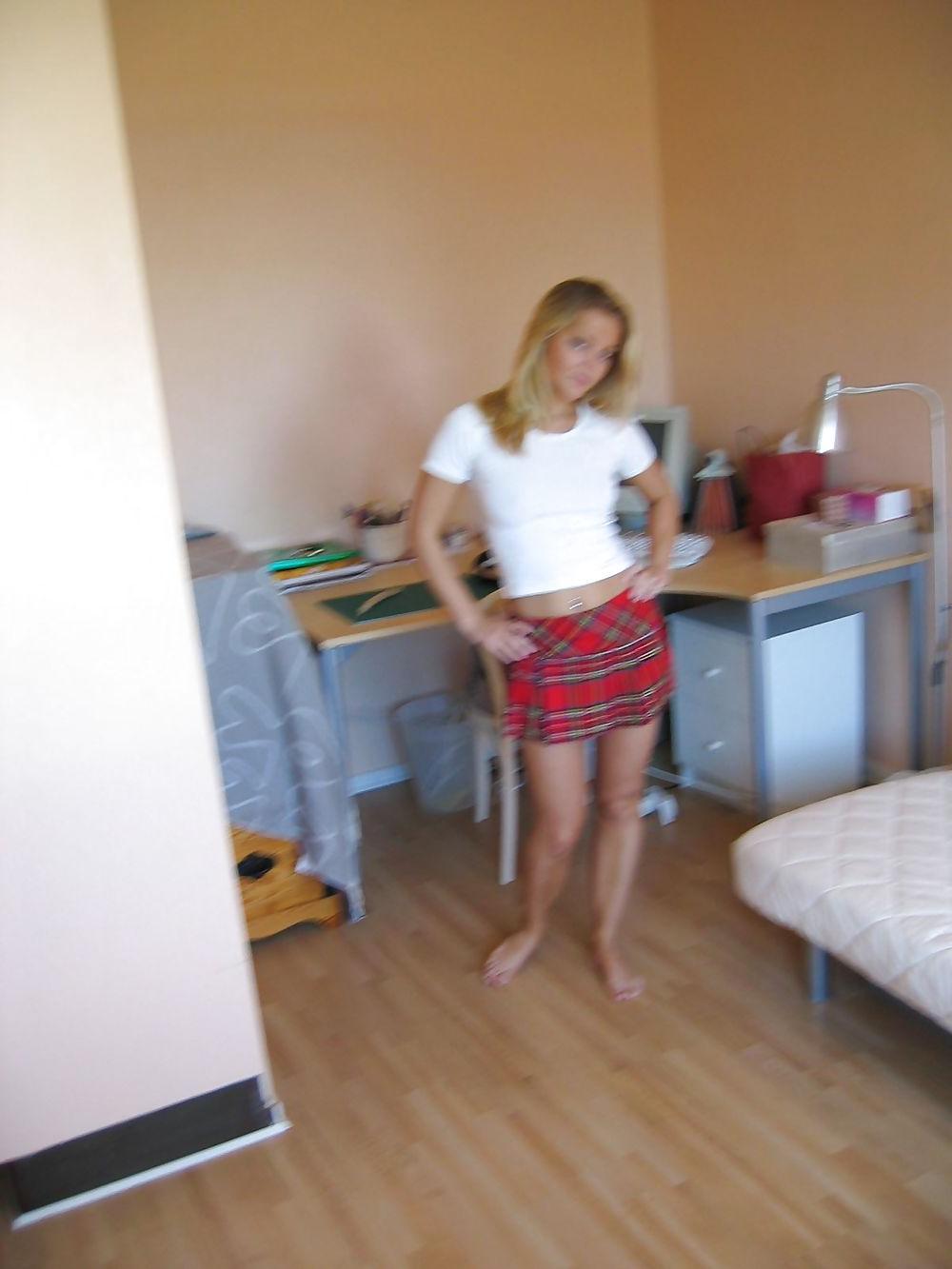 25P Pretty Amateur Teen Megan 1