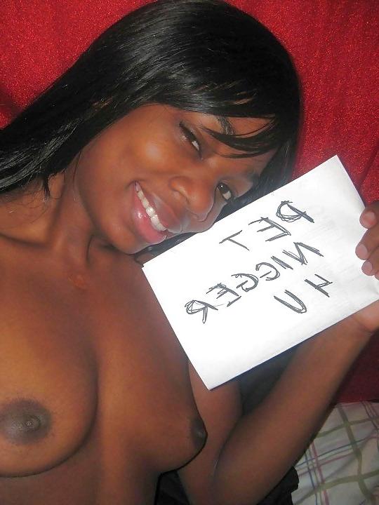 8P Submissive Ebony Notice