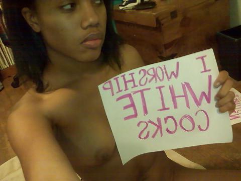 8P Submissive Ebony Notice