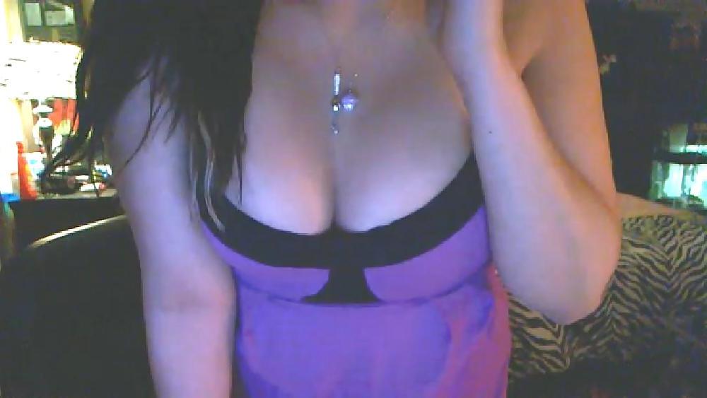 25P Women with Huge Tits