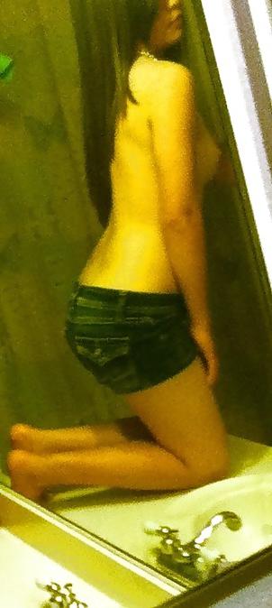 15P The Beauty of Amateur Teen CamWhore