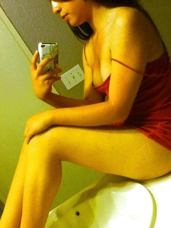 15P The Beauty of Amateur Teen CamWhore
