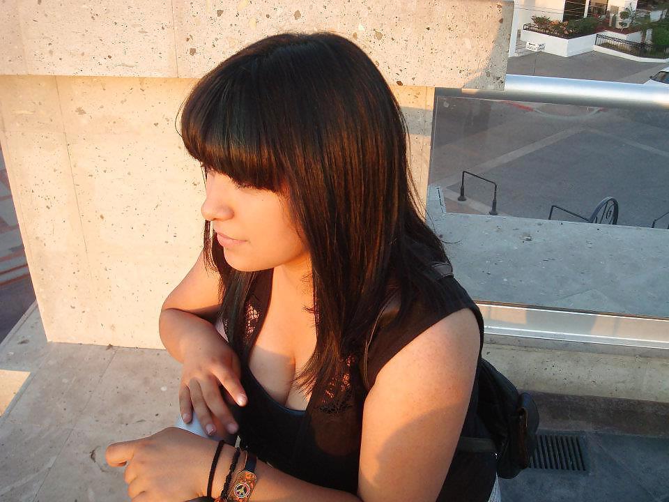 11P Amateur Teen boobs 3
