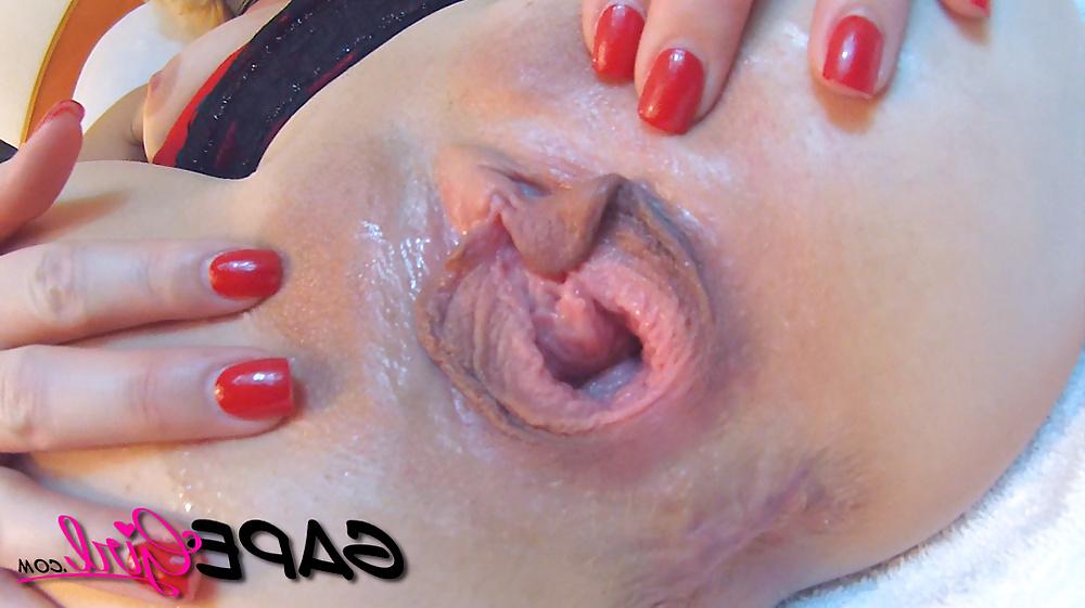 10P Will you kiss my gaping pussy better?