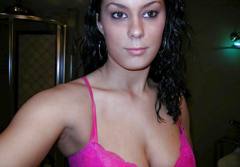 25P BUSTY AMATEUR TEEN AND HER RUBBERDUCK