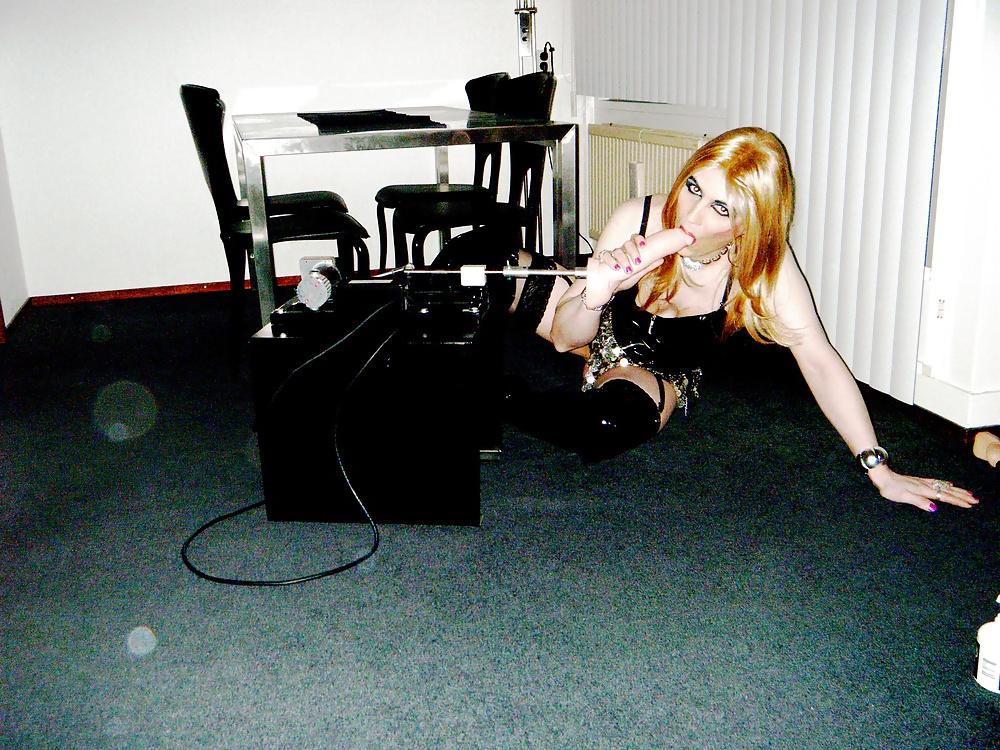 10P Gina playing with her fucking machine