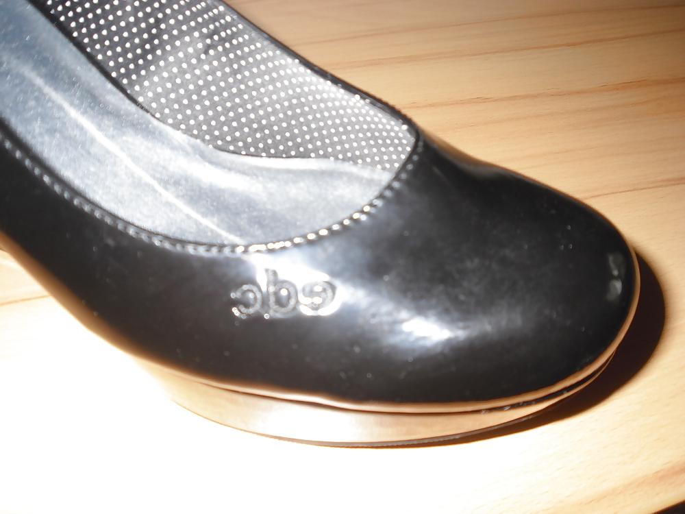 16P Die Pumps einer Bekannten veredelt (Shoejob made by friend)