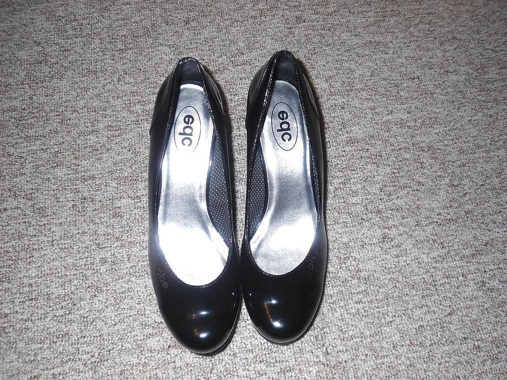 16P Die Pumps einer Bekannten veredelt (Shoejob made by friend)