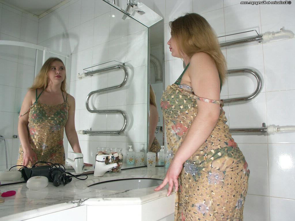 16P Sightly amateur teen Bunny Love has sophisticated sense of excitement